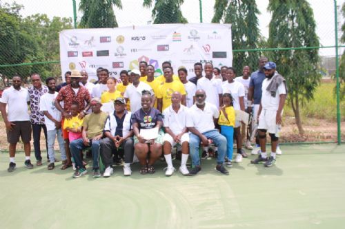 Bergins Outreach donates to Atomic Tennis Club