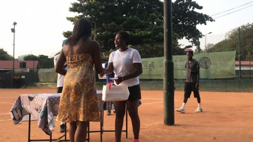 YVONNE BRUCE TAGOE WINS PROFESSIONAL LADIES HOLIDAY TOURNAMENT